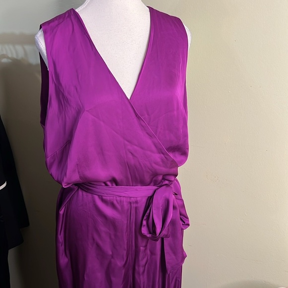 Lauren Ralph Lauren Purple v-neckline faux wrap wide leg jumpsuit belted - Picture 14 of 17